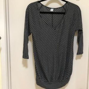 OLD Navy maternity v neck top